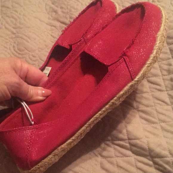 New red flats - Picture 3 of 5